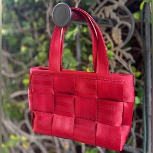 THE original Seatbelt Bag